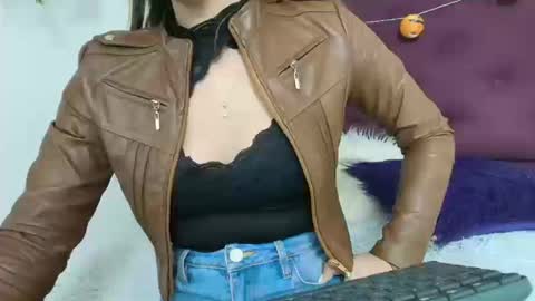 Snapshot of merlinaadams_ chatting on October 16, 11:03 pm Merlina online show from October 16, 11:03 pm