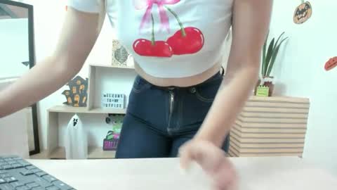 Snapshot of merlinaadams_ chatting on October 20, 8:58 pm Merlina online show from October 20, 8:58 pm