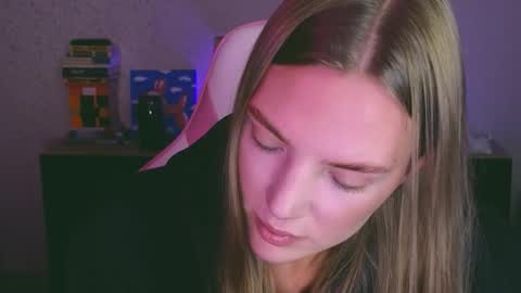 Susan online show from November 18, 4:21 pm