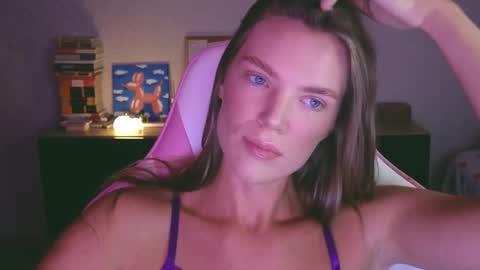 Susan online show from November 20, 4:48 pm