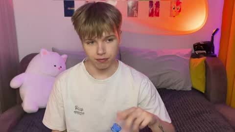 Arthur online show from April 23, 8:21 pm