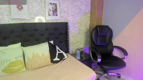 Snapshot of mhonikabelucci__1 chatting on March 11, 3:04 am Mhonika online show from March 11, 3:04 am
