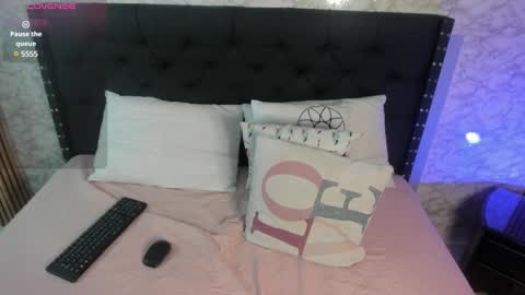 Snapshot of mhonikabelucci__1 chatting on February 25, 2:25 am Mhonika online show from February 25, 2:25 am