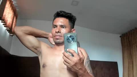 Snapshot of mi_gerald chatting on October 4, 7:44 pm mi_gerald online show from October 4, 7:44 pm