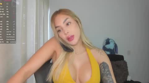 Snapshot of mi_suk1 chatting on October 7, 7:21 pm mi suk1 online show from October 7, 7:21 pm