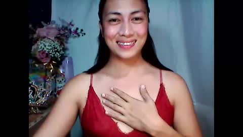 Mia online show from December 1, 2:48 pm