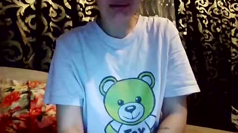 Snapshot of mia750 chatting on January 6, 10:36 pm Mia online show from January 6, 10:36 pm