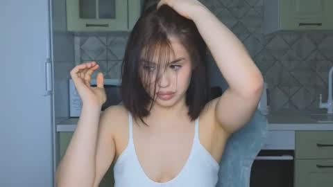 Mia online show from March 7, 2:57 am