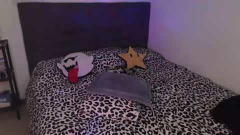 mia online show from November 22, 2:54 am