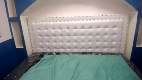 mia_barker_ online show from September 11, 2:24 am