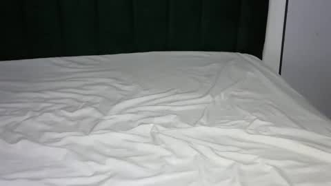 aishah petite online show from February 2, 11:18 am