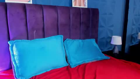 mia_brookllyn online show from February 6, 9:39 pm