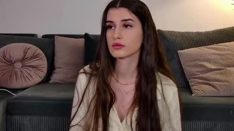 Freya Allen online show from April 22, 9:00 pm
