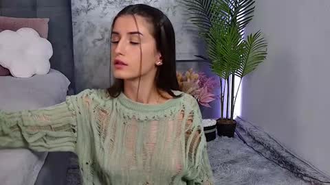 Freya Allen online show from September 23, 9:10 pm