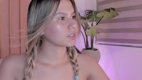 M I A  online show from October 31, 8:31 pm