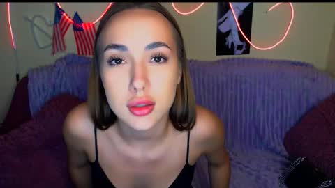 mia_cutie77 online show from September 22, 11:25 am