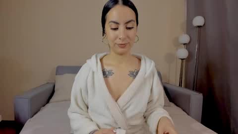 Sarah Luna online show from April 16, 11:43 am