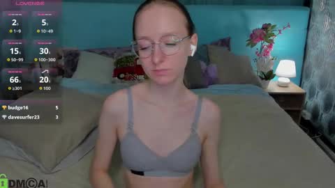 mia_e1fie online show from March 28, 12:01 am