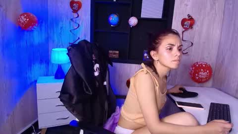 Snapshot of mia_esposito2 chatting on September 28, 5:16 am mia_esposito2 online show from September 28, 5:16 am