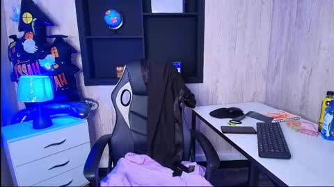Snapshot of mia_esposito2 chatting on October 10, 5:24 am mia_esposito2 online show from October 10, 5:24 am