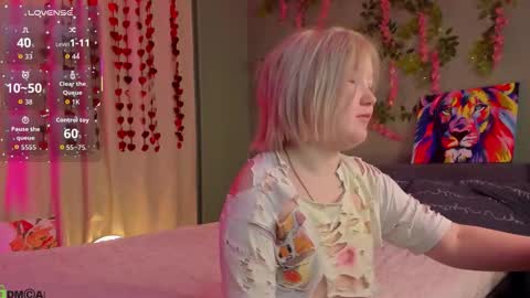 Mia online show from February 22, 2:48 am