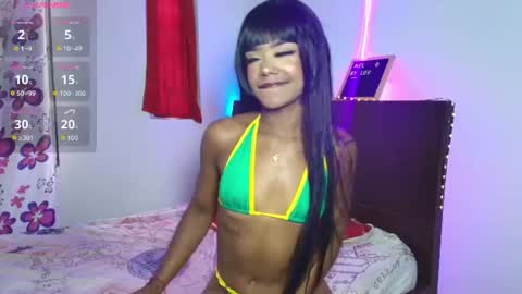 mia_fernand online show from June 29, 5:45 pm