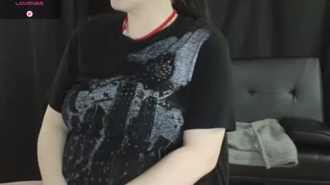 Golden ones online show from March 22, 5:28 pm