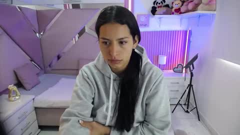 mia_garcia28 online show from March 17, 7:52 pm