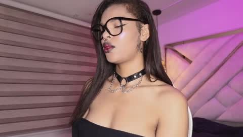 Mia online show from April 5, 3:58 am