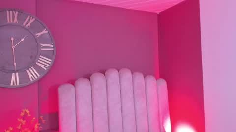 Val  online show from February 14, 8:33 pm