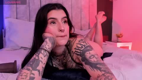 Val  online show from March 4, 8:28 pm