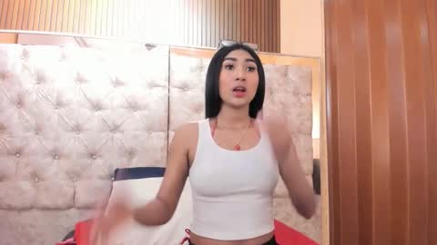 Mia.  online show from June 11, 11:08 am