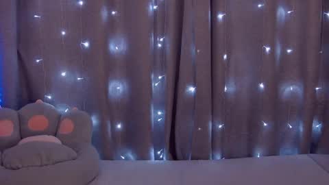 mia_liaa online show from December 8, 2:19 pm