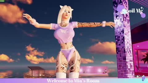 Mia online show from April 15, 6:55 pm