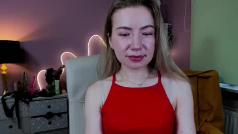 Snapshot of mia_luxx92 chatting on October 8, 7:14 am Mia online show from October 8, 7:14 am