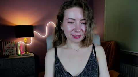 Mia online show from November 2, 3:01 pm