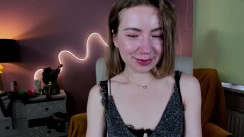 Snapshot of mia_luxx92 chatting on September 27, 7:06 am Mia online show from September 27, 7:06 am