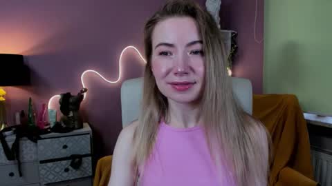 Snapshot of mia_luxx92 chatting on September 28, 7:28 am Mia online show from September 28, 7:28 am