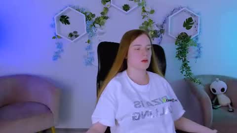 mia_mooon_ online show from July 28, 12:48 pm