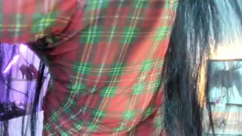 Snapshot of mia_moralez chatting on February 19, 12:22 pm MIA online show from February 19, 12:22 pm
