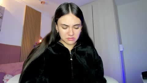 Mia Nevaeh - follow me online show from April 18, 7:58 pm