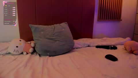 Mia Nevaeh - follow me online show from December 5, 8:06 pm