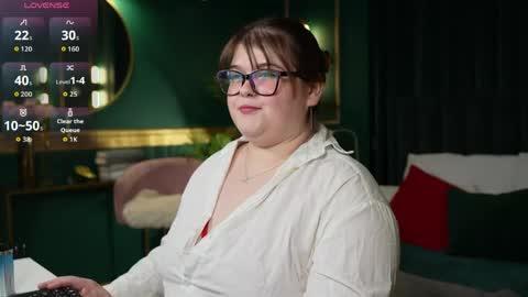 Sweet Mia online show from May 27, 5:43 pm