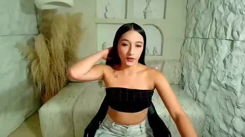 Mia online show from January 13, 8:16 pm