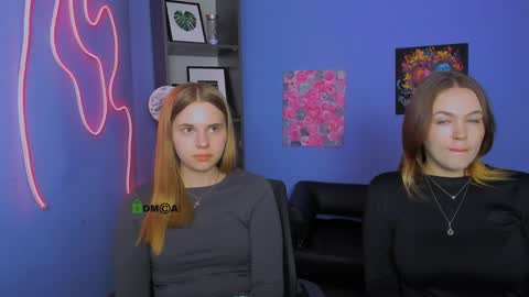 mia online show from April 6, 11:33 am