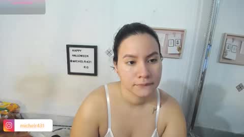 mia reys online show from November 18, 11:35 am