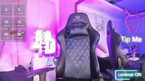 mia rousse25 online show from March 13, 7:17 pm