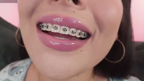 Mia online show from June 1, 10:22 pm