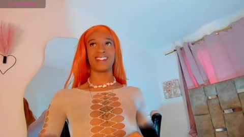 mia_royal online show from May 6, 12:22 pm