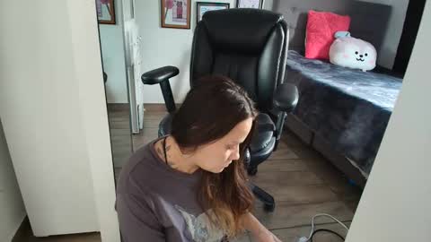 Mia Sepulveda online show from April 4, 7:21 pm